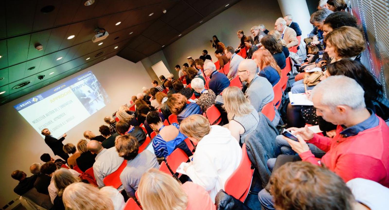 Conférence en réunion